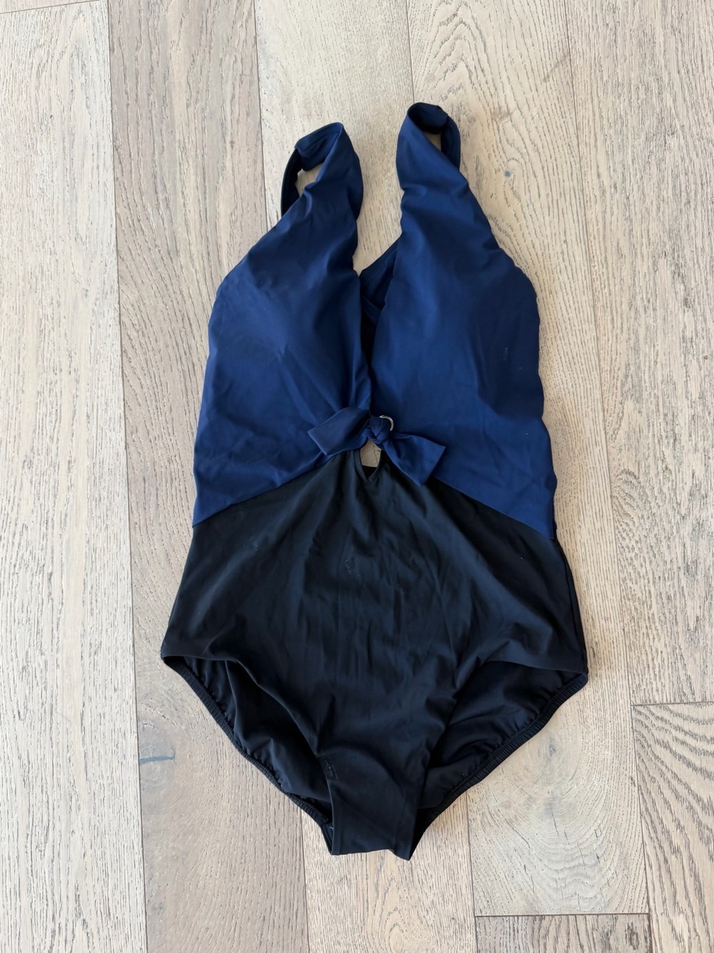 Amoressa by Miraclesuit Halley One Piece Swimsuit Women's Size 10 Black Navy